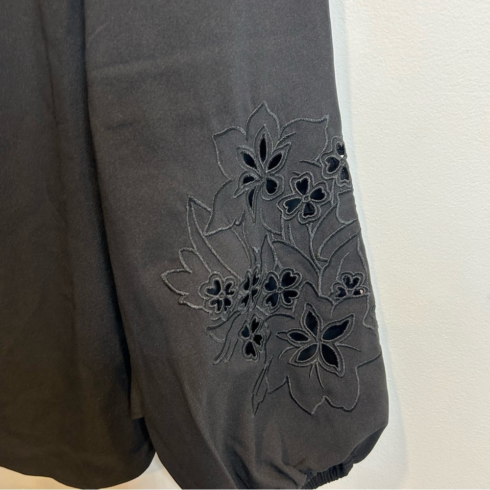 Laura Cutout Detail Blouse Black - Picture 7 of 12